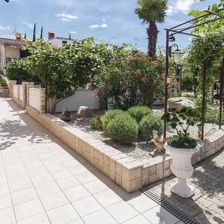 Gorgeous Apartment In Savudrija With Kitchen