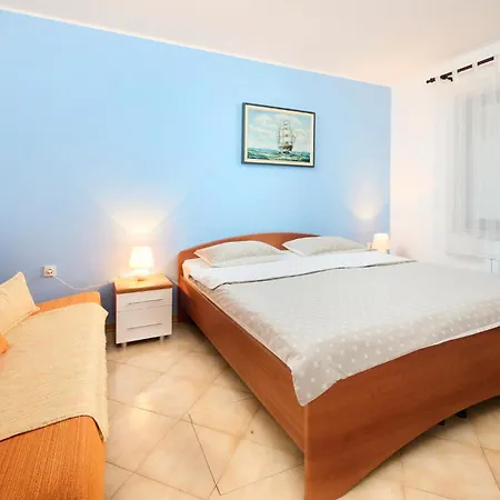 1 Bedroom Cozy Apartment In Savudrija Apartment *