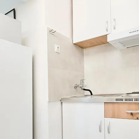 Gorgeous Apartment In Savudrija With Kitchen *